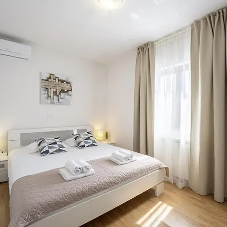Bozac In Cukrici - Haus Fuer 6 Personen