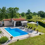 Bozac In Cukrici - Haus Fuer 6 Personen Svetvinčenat