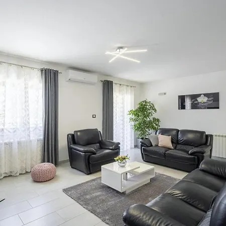 Villa Bozac In Cukrici - Haus Fuer 6 Personen Svetvincenat