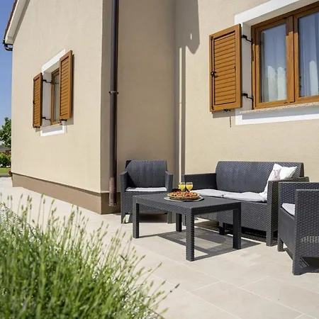 Villa Bozac In Cukrici - Haus Fuer 6 Personen *