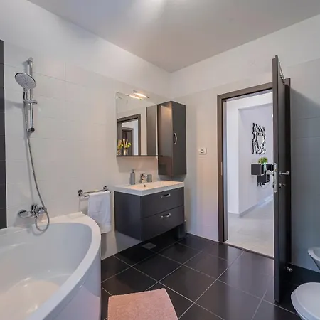 Bozac In Cukrici - Haus Fuer 6 Personen * Svetvinčenat