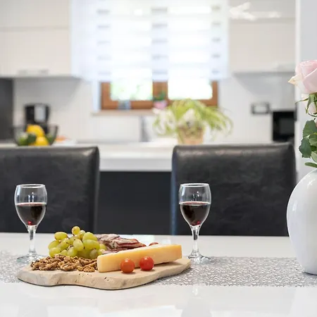 Villa Bozac In Cukrici - Haus Fuer 6 Personen *