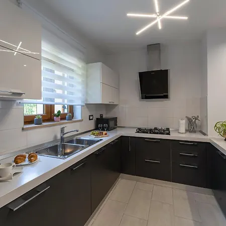 Villa Bozac In Cukrici - Haus Fuer 6 Personen Svetvinčenat