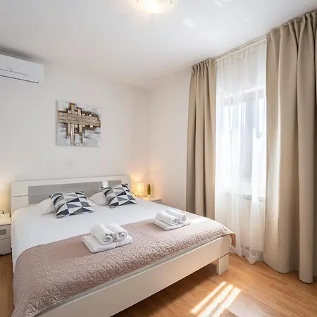 Bozac In Cukrici - Haus Fuer 6 Personen Villa