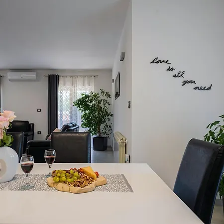 Bozac In Cukrici - Haus Fuer 6 Personen Villa Svetvinčenat